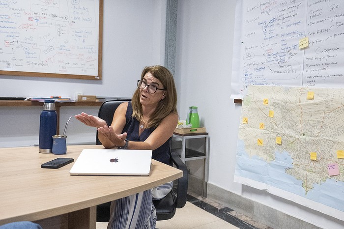 Foto principal del artículo 'Intendencia de Montevideo apuesta a la soberanía de datos y a la IA para construir comunidades inteligentes' · Foto: Alessandro Maradei