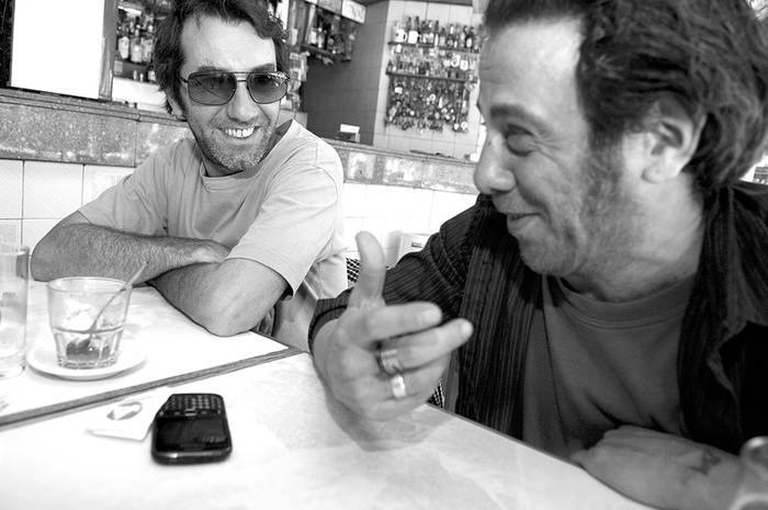 Los integrantes de la banda Buenos Muchachos Gustavo Antuña y Pedro Dalton. · Foto: Javier Calvelo