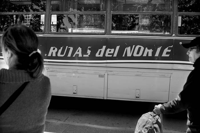 Ómnibus de Rutas del Norte, en una parada de la ciudad de Pando.

 · Foto: Pablo Vignali