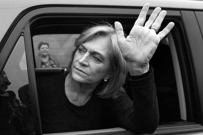 La candidata conservadora a la presidencia de Chile, Evelyn Matthei, el domingo, en la comuna de Puente Alto, en Santiago de Chile.  · Foto: Mario Ruiz, Efe