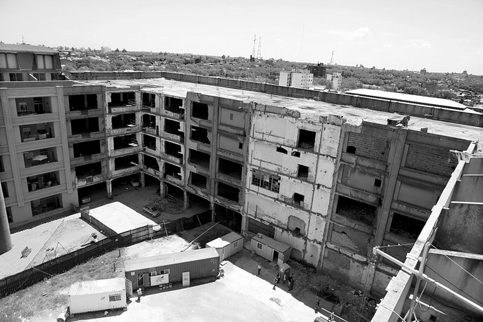 Construcción de viviendas en la ex fábrica Alpargatas. Foto: Pedro Rincón (archivo, noviembre de 2012)