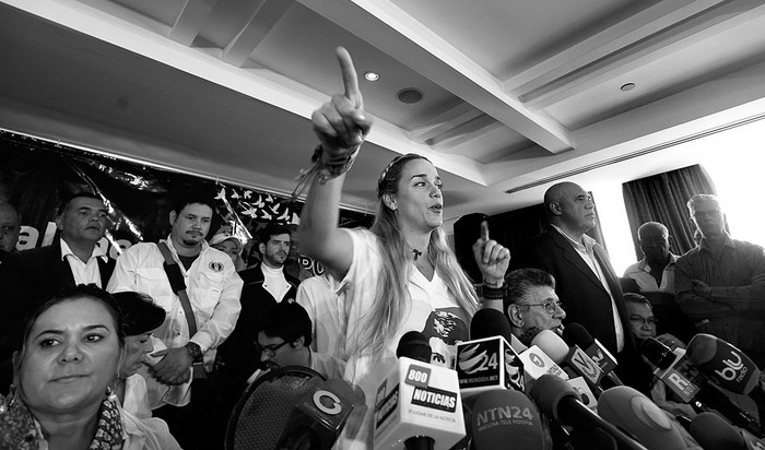 Lilian Tintori, esposa del opositor venezolano Leopoldo López, en rueda de prensa, ayer en Caracas, Venezuela. Foto: Juan Barreto, AFP