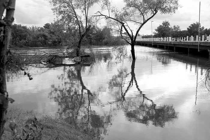 Río Santa Lucía, en la ciudad de Santa Lucía. Foto: Pablo Vignali (archivo, abril de 2016)