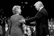 Hillary Clinton y Donald Trump durante el debate presidencial en la Universidad Hofstra, ayer, en Nueva York. Foto: Joe Raedle, AFP