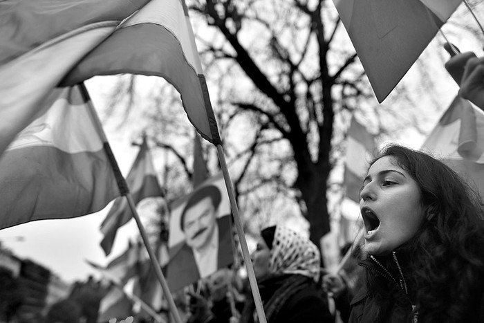 Manifestación en apoyo a las protestas en Irán, ayer, frente a la embajada iraní en el centro de Londres. Foto: Ben Stansall, AFP
