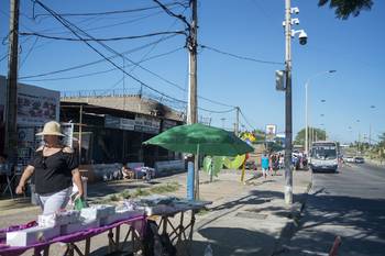 Cámaras de videovigilancia instaladas en la esquina de Carlos María Ramírez y Vigo, el miércoles en el Cerro. Foto: Pablo Vignali Cámaras de videovigilancia instaladas en la esquina de Carlos María Ramírez y Vigo, el miércoles en el Cerro. Foto: Pablo Vignali