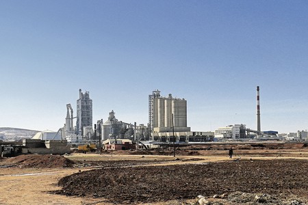 Planta de cemento Lafarge Cement Syria, en Jalabiya, a unos 30 kilómetros de Ain Issa, en el norte de Siria.
· Foto: Delil Souleiman Planta de cemento Lafarge Cement Syria, en Jalabiya, a unos 30 kilómetros de Ain Issa, en el norte de Siria.
· Foto: Delil Souleiman