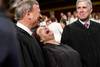 Los jueces de la Corte Suprema, John Roberts, Elena Kagan y Neil Gorsuch, durante el discurso del Estado de la Unión, en el Capitolio de los EE. UU. en Washington.
Los jueces de la Corte Suprema, John Roberts, Elena Kagan y Neil Gorsuch, durante el discurso del Estado de la Unión, en el Capitolio de los EE. UU. en Washington.