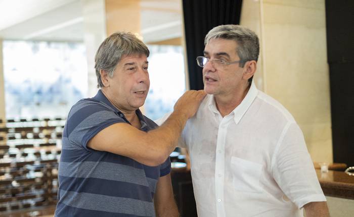 Fernando Gambera, dirigente del PIT CNT, y Rafael Freire, presidente de la Confederación Sindical de las Américas. · Foto: Pablo Vignali