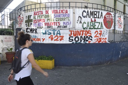 Propaganda para las elecciones de la Federación de Funcionarios de Salud Pública, en el Hospital Pereira Rossell. · Foto: Federico Gutiérrez Propaganda para las elecciones de la Federación de Funcionarios de Salud Pública, en el Hospital Pereira Rossell. · Foto: Federico Gutiérrez