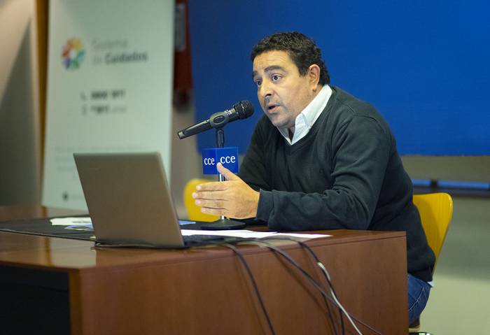 Marcelo Castillo, durante el lanzamiento Red Académica de Cuidados. · Foto: Mariana Greif