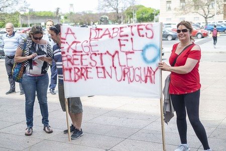 Movilización de la Fundación Diabetes Uruguay, frente al Palacio Legislativo (archivo, noviembre de 2018).
· Foto: Pablo Vignali Movilización de la Fundación Diabetes Uruguay, frente al Palacio Legislativo (archivo, noviembre de 2018).
· Foto: Pablo Vignali