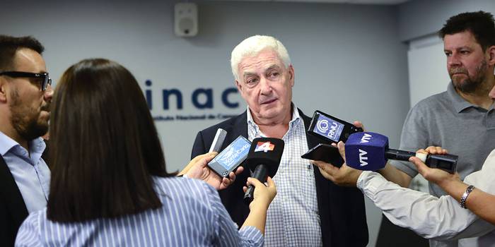 Federico Stanham, presidente de INAC, en rueda de prensa. Foto: INAC, S/d de autor
