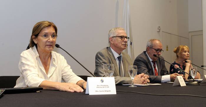 Lucía Delgado, Jorge Basso, Hugo Rodríguez y Nilsa Salvo, ayer, en la Torre Ejecutiva. · Foto: Walter Paciello, Presidencia