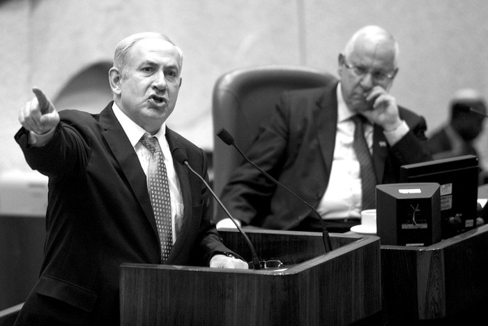 El primer ministro israelí, Benjamin Netanyahu, durante una sesión plenaria en el Parlamento de Israel en Jerusalén,
el martes 24 de enero. · Foto: Efe, Abir Sultan 