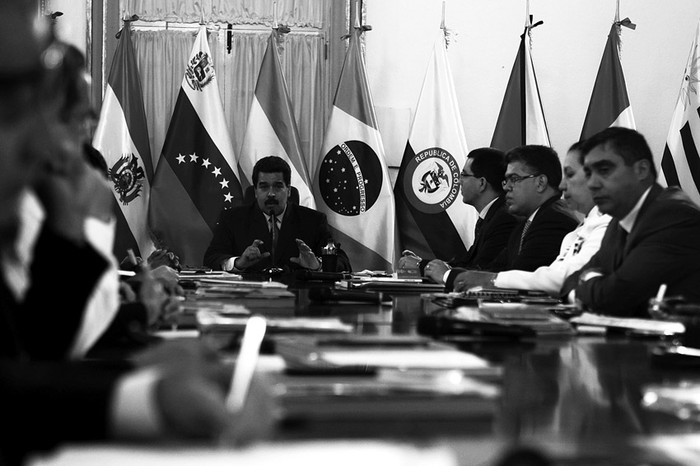 Nicolás Maduro, presidente de Venezuela, durante una reunión con los cancilleres de la Unión de Naciones Suramericanas (Unasur), en Caracas. / Foto: Miguel Gutiérrez, Efe.