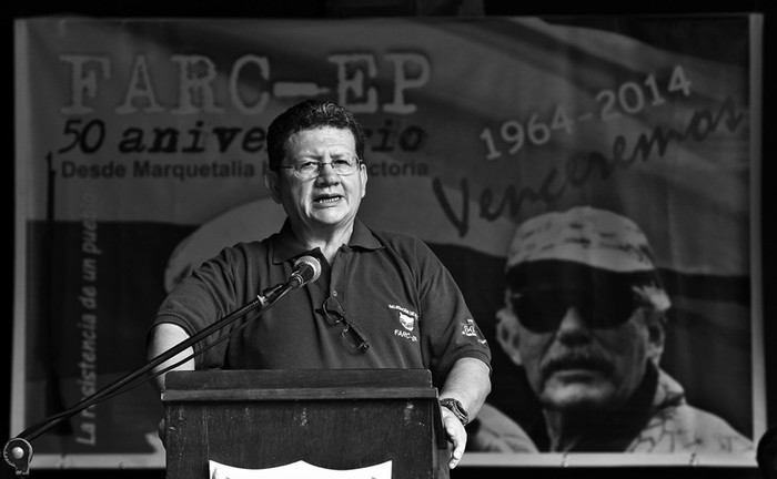 Jorge Torres Victoria, alias "Pablo Catatumbo", miembro de la delegación de las Fuerzas Armadas Revolucionarias de Colombia (FARC) en los diálogos de paz con el gobierno colombiano, ayer en La Habana (Cuba), durante una rueda de prensa para conmemorar el 50º aniversario de esa organización guerrillera. / Foto: Alejandro Ernesto, Efe