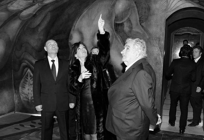 Vladimir Putin, presidente de Rusia, Cristina Fernández, presidenta de Argentina, y José Mujica, presidente de Uruguay, el sábado en el Museo del Bicentenario en Buenos Aires. / Foto: Mikhail Klimentyev, Efe.