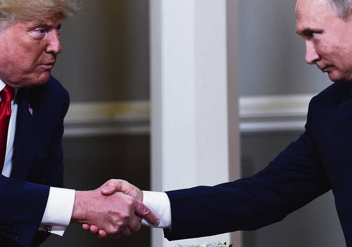 Donald Trump y Vladimir Putin, durante el encuentro que mantuvieron el lunes en Helsinki. Afp · Foto: Brendan Smialowski
