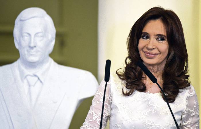 La ex presidenta argentina Cristina Fernández, durante la inauguración de un busto homenaje a Néstor Kirchner en la Casa Rosada. , afp (archivo, diciembre de 2015) · Foto: Juan Mabromata,  AFP
