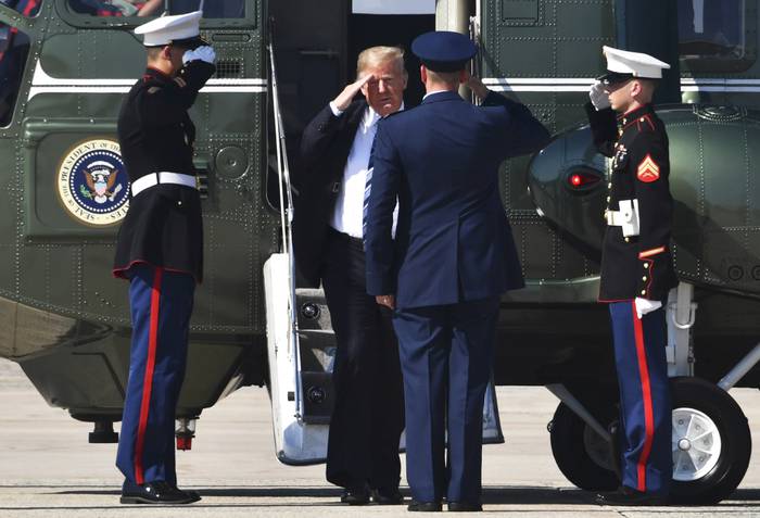 Donald Trump en la base de la Fuerza Aérea Andrews, en Maryland.  · Foto: Nicholas Kamm
