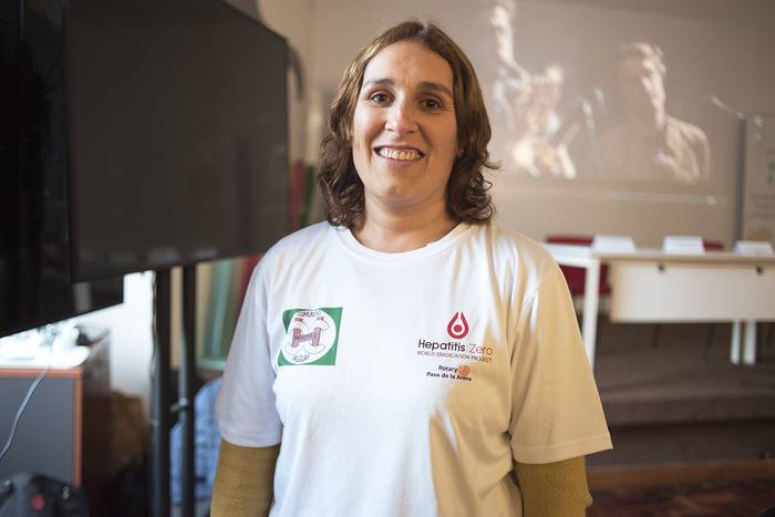 Andrea, integrante de la Asociación Comunidad Hepatitis C Uruguay.  · Foto: Ricardo Antúnez