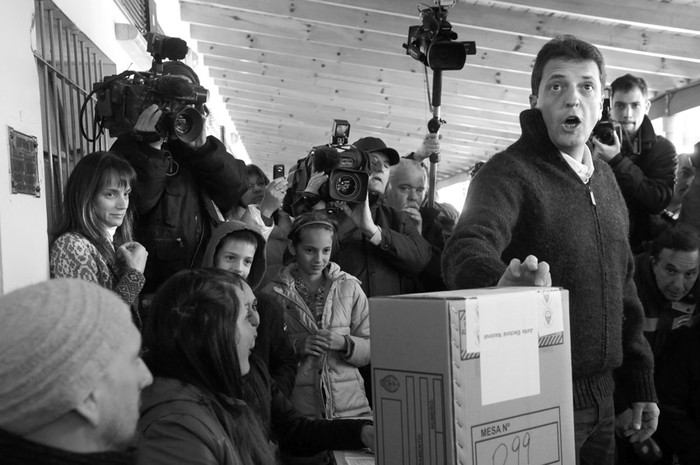 Sergio Massa, ayer, cuando concurrió votar en la localidad de El Tigre, provincia de Buenos Aires. · Foto: Daniel Dabove, Agencia telam, efe