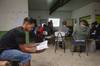 Taller del programa Intervenir para aprender. Aportes universitarios al proceso socio educativo en la Unidad Nro.6 - Punta de Rieles, en la Cárcel de Punta de Rieles.
(archivo, octubre de 2017)
Taller del programa Intervenir para aprender. Aportes universitarios al proceso socio educativo en la Unidad Nro.6 - Punta de Rieles, en la Cárcel de Punta de Rieles.
(archivo, octubre de 2017)