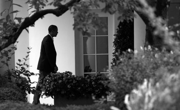 El presidente de Estados Unidos Barack Obama es visto ayer, a su llegada a la Casa Blanca. · Foto: EFE, Martin H. Simon