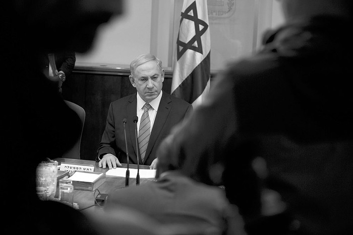 El primer ministro israelí, Benjamin Netanyahu, durante la reunión semanal del gabinete, ayer, en Jerusalén. Foto: Oded Bality, Efe