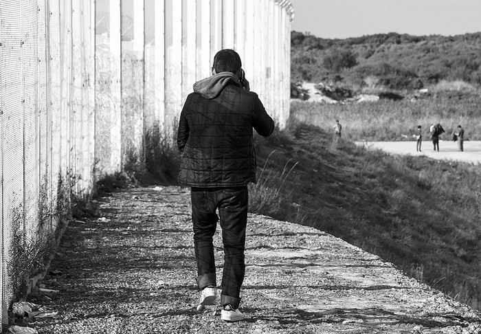 Cerca del campamento de inmigrantes de Calais, el lunes, antes del desmantelamiento del sitio. Foto: Denis Charlet, AFP
