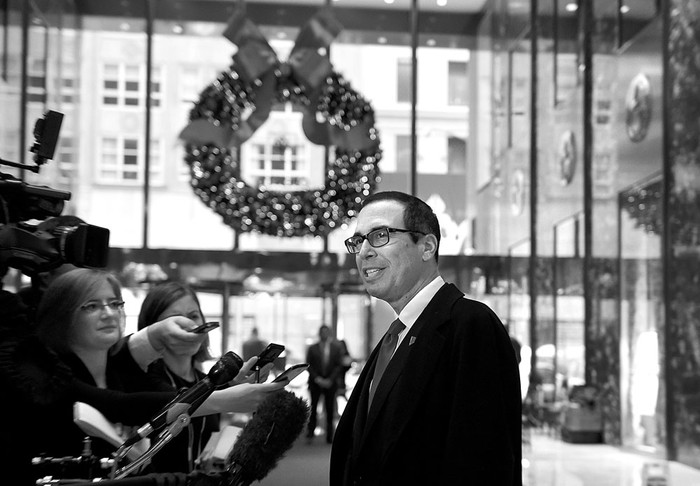 Steven Mnuchin llega, ayer, al Trump Tower para una reunión con el presidente electo de Estados Unidos, Donald Trump. Foto: Timoteo A. Clary, AFP