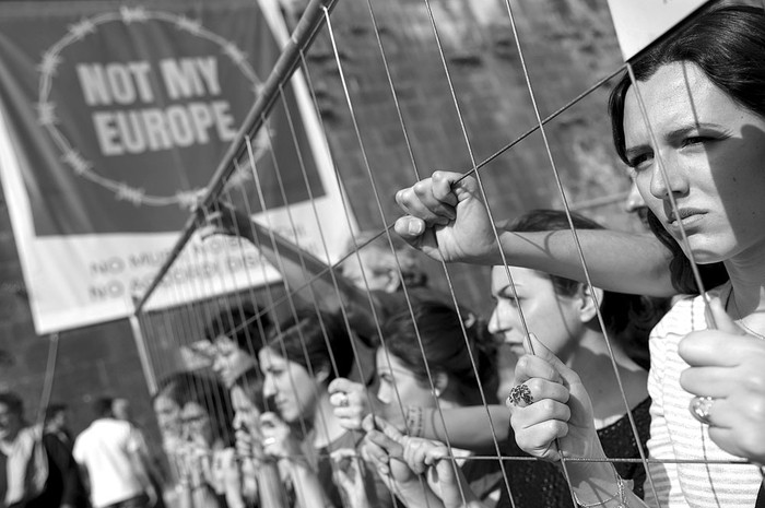 Organizaciones de la sociedad civil participan en una protesta contra la política migratoria de la Unión Europea, durante la cumbre especial de líderes europeos, el sábado, en Roma. Foto: Tiziana Fabi, AFP
