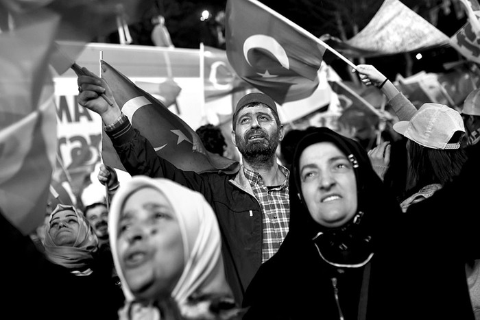 Votantes del Sí durante una manifestación, ayer, en Turquía. Foto: Ozan Kose, AFP