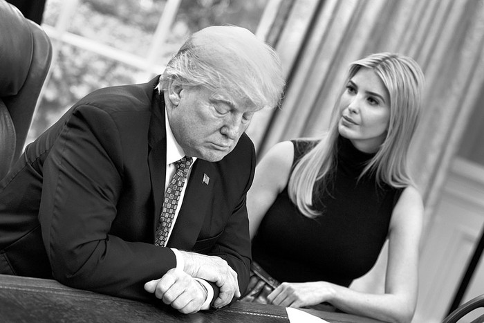 Donald Trump e Ivanka Trump, ayer, en la Oficina Oval de la Casa Blanca . Foto: Brendan Smialowski, AFP
