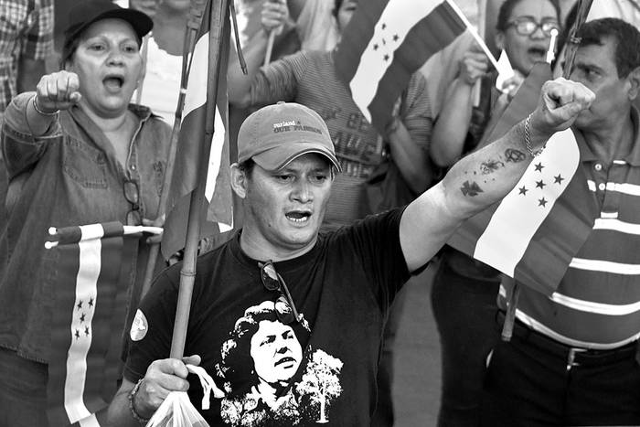 Opositores a la reelección del presidente de Honduras Juan Orlando Hernández, el 8 de setiembre, en Tegucigalpa. Foto: Orlando Sierra, AFP