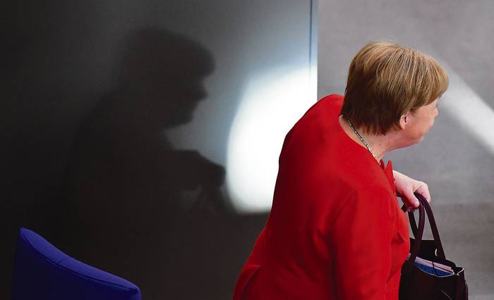 Angela Merkel, canciller alemana, ayer, en el Bundestag (cámara baja del parlamento) en Berlín. · Foto: Tobias Schwarz