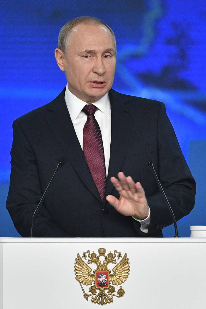 Vladimir Putin pronuncia su discurso anual sobre el estado de la nación, ayer, en Moscú.

 · Foto: Alexander Nemenov