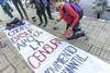 Concentración de estudiantes, ayer, frente al Codicen. Concentración de estudiantes, ayer, frente al Codicen.