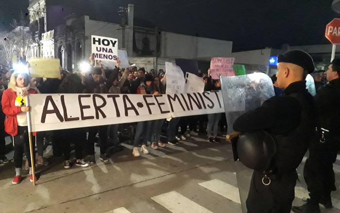 Alerta Feminista, anoche, en Florida. Foto: Emilio Martínez Muracciole