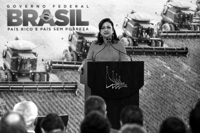 Kátia Abreu, senadora brasileña y presidenta de la Confederación Nacional de Agricultura y Pecuaria de Brasil, en la presentación del Plan Agrícola y Pecuario 2014-2015, en el Palacio de Planalto en Brasilia (Brasil). / Foto: Antonio Cruz, Agencia Brasil (archivo, mayo de 2014)