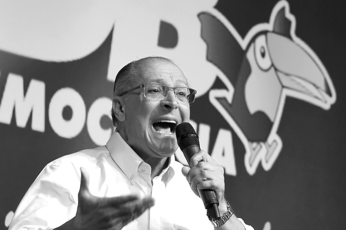 El gobernador de San Pablo, Geraldo Alckmin, durante su discurso en la convención del Partido de la  Social Democracia Brasileña que lo eligió como presidente de esa organización política. Foto: evaristo sa, afp