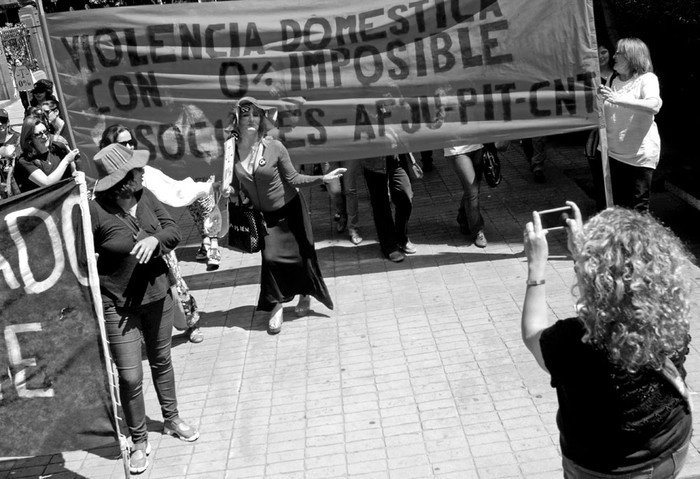 Marcha de funcionarios judiciales en la plaza Cagancha, el 3 de diciembre. Foto: Pablo Vignali