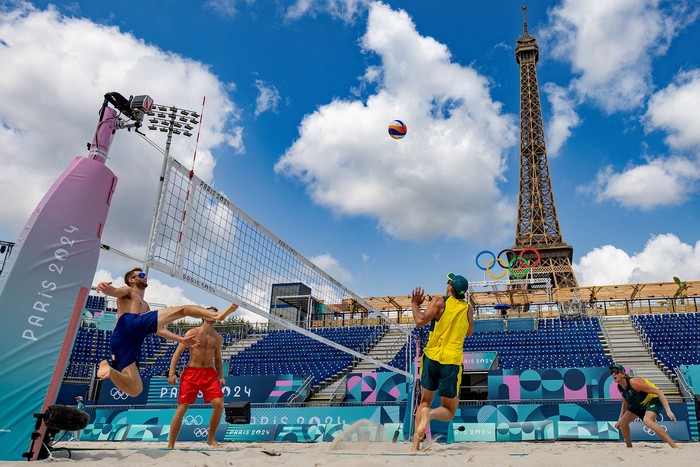 Entrenamiento de beach volley, el 24 de julio, en París. · Foto: Odd Andersen, AFP
