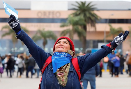 Una mujer durante el acto de cierre de campaña del partido Frente de Todos, el 8 de agosto en Córdoba.
· Foto: Nicolás Aguilera, EFE Una mujer durante el acto de cierre de campaña del partido Frente de Todos, el 8 de agosto en Córdoba.
· Foto: Nicolás Aguilera, EFE