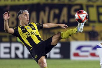 Leonardo Fernández, de Peñarol. · Foto: Rodrigo Viera Amaral