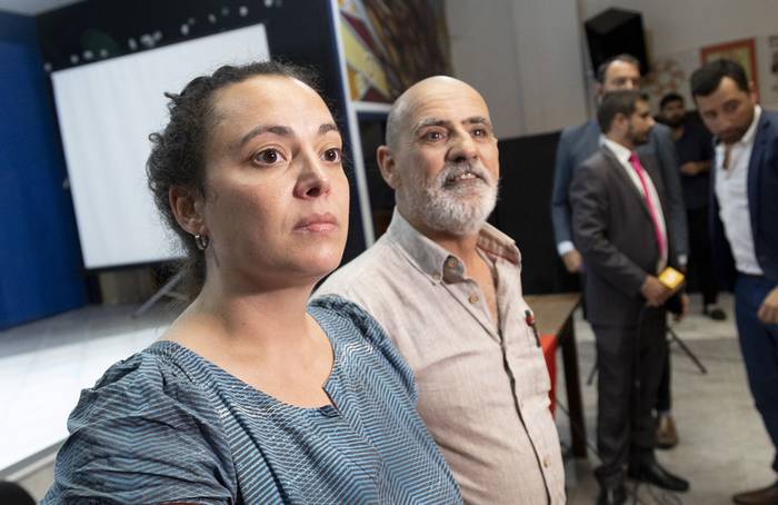 Camila Lara y Fabio Riverón durante la conferencia de prensa del sindicato de PedidosYa, en el PIT-CNT (18.01.2024). · Foto: Camilo dos Santos