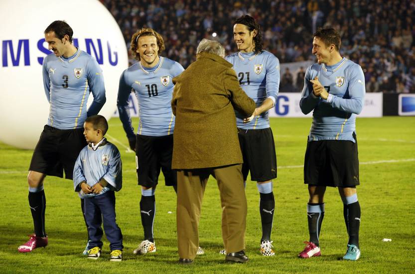 pepe y jugadores RS236394_20140604SP_0227