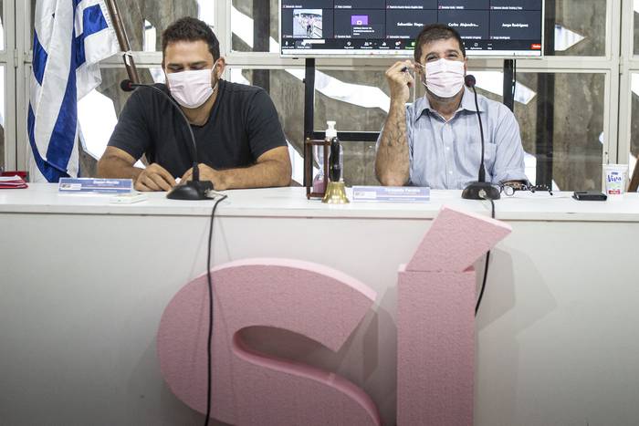 Daniel Mariño y Fernando Pereira, este lunes, en la Mesa Política del Frente Amplio, en la Huella de Seregni. · Foto: .