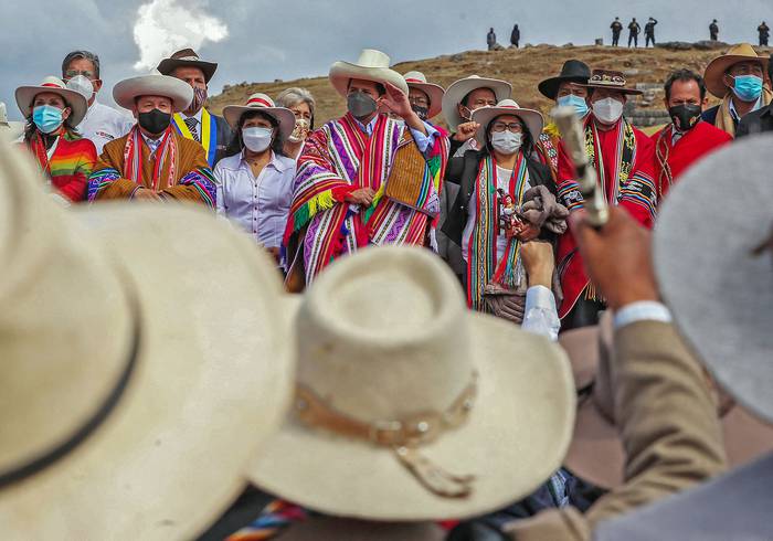 Pedro Castillo anuncia una reforma agraria a nivel nacional, el domingo, en la ciudad andina de Cusco, Perú. · Foto: Presidencia peruana, AFP